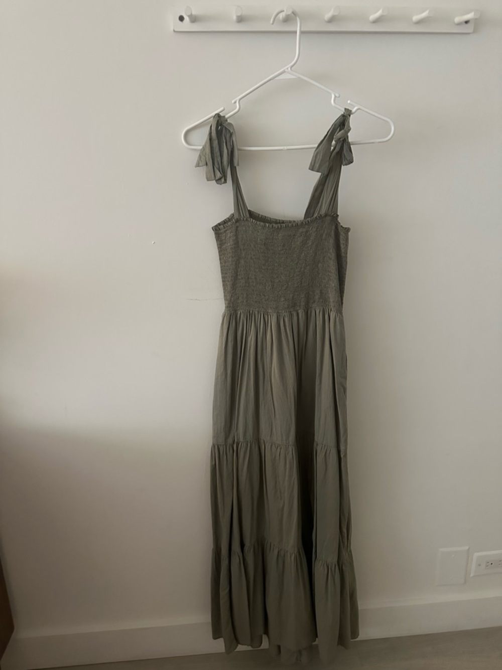 XiRENA Olive Green Tiered Midi Dress with Tie Straps
